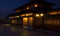 屁屁影院热播都市爱情剧封面，男女主角在城市夜景前的浪漫场景，温暖橙色调